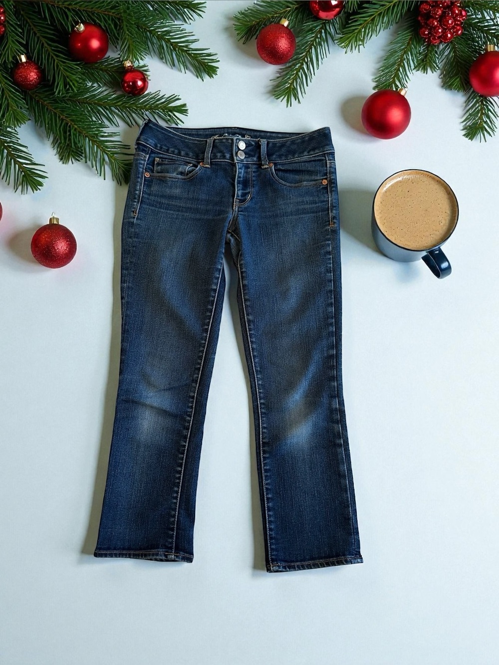 American Eagle Jeans Artist Crop Womens 6R Blue LowRise Distressed Stretch Denim